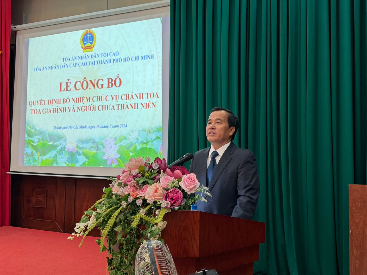 Thẩm phán Trần Văn Mười - tân Chánh tòa Tòa gia đình và người chưa thành niên TAND cấp cao tại TPHCM. Thẩm phán Trần Văn Mười - tân Chánh tòa Tòa gia đình và người chưa thành niên TAND cấp cao tại TPHCM.