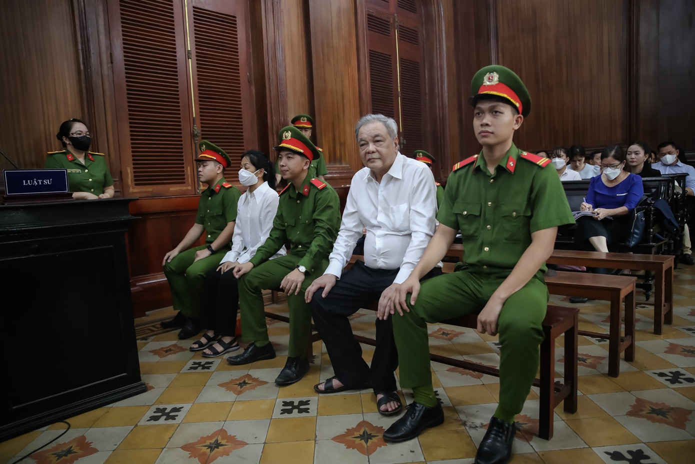 Một góc phiên tòa sơ thẩm.