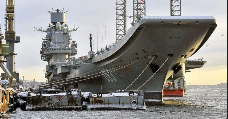 Tàu sân bay Đô đốc Kuznetsov của Nga trên ụ khô Tàu sân bay Đô đốc Kuznetsov của Nga trên ụ khô