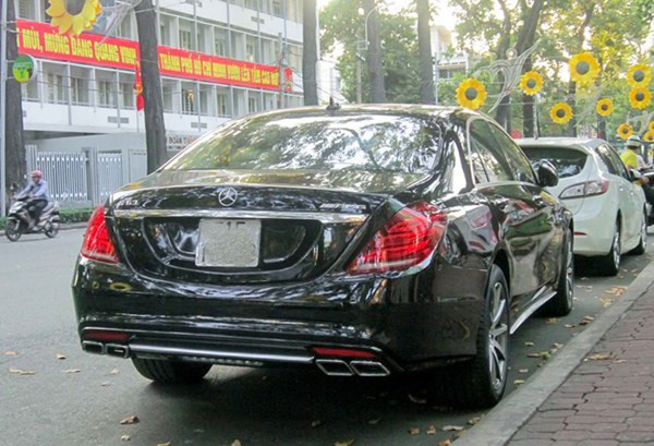 Nhìn gần xe sang Mercedes S63 ở Sài Gòn ảnh 2