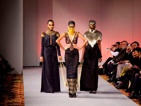 Hoàng Thùy ấn tượng trên sàn diễn New York Fashion Week. Hoàng Thùy ấn tượng trên sàn diễn New York Fashion Week