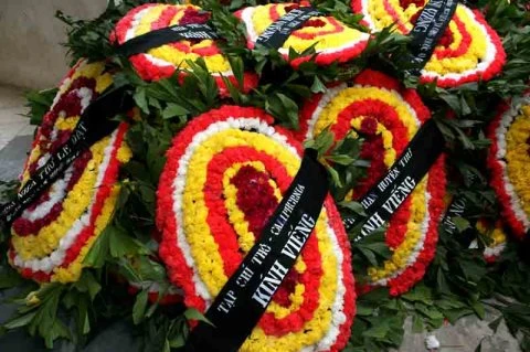 Tang lễ, vòng hoa