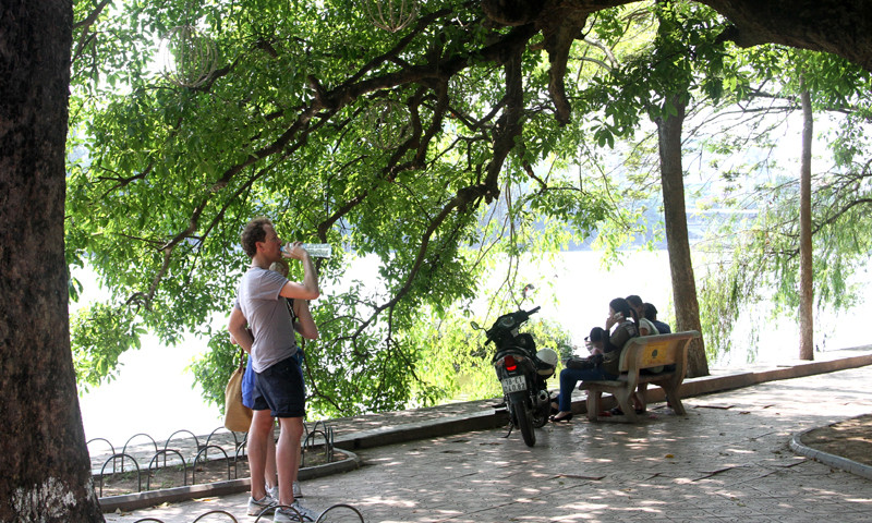 Tiếp nước xua cơn khát ngày hè