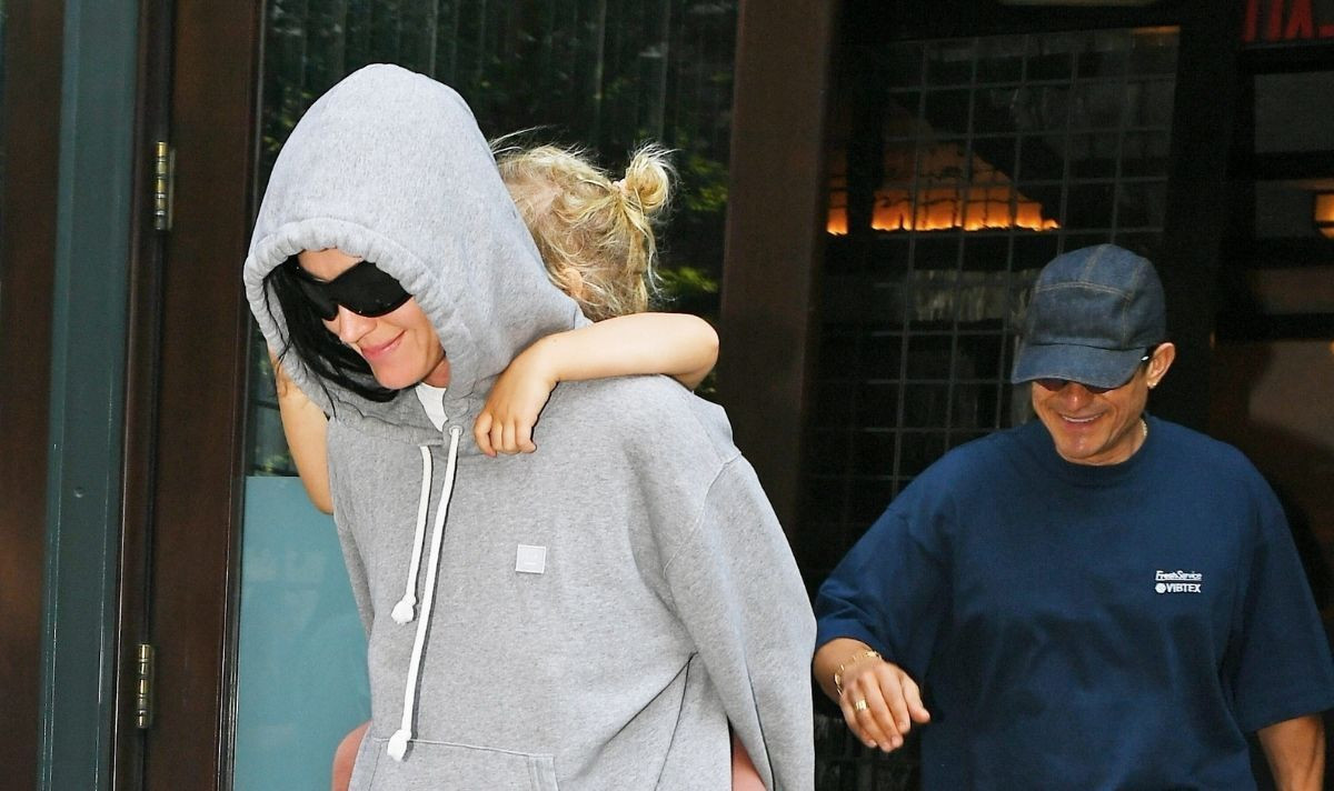 Katy Perry đăng ảnh vui chơi cùng con gái tại Australia.