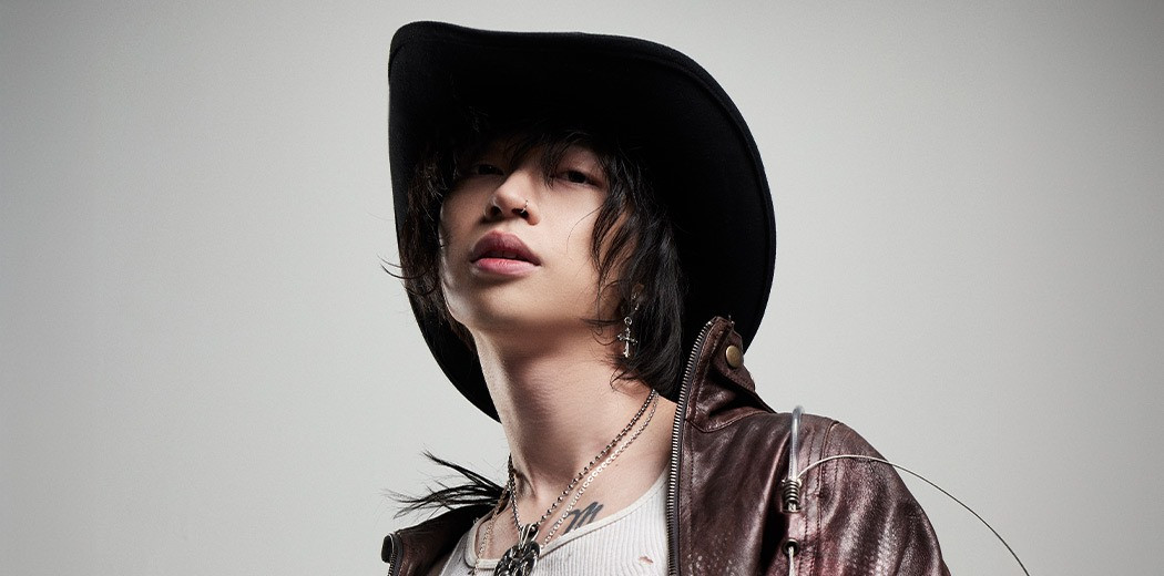 Một số người hâm mộ chỉ trích trước lịch trình bán vé của ban tổ chức.