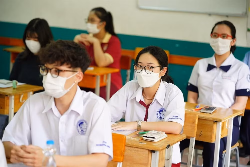 Teen cần làm bài cẩn thận, tránh sai sót, nắm chắc từng số điểm nhỏ. Ảnh: Internet