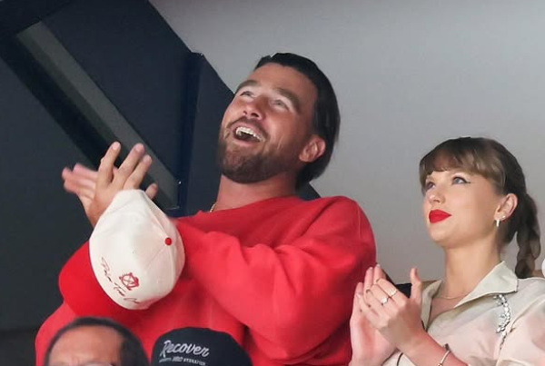 Taylor Swift tham dự Chung kết Stanley Cup cùng bạn trai Travis Kelce. Taylor Swift tham dự Chung kết Stanley Cup cùng bạn trai Travis Kelce.