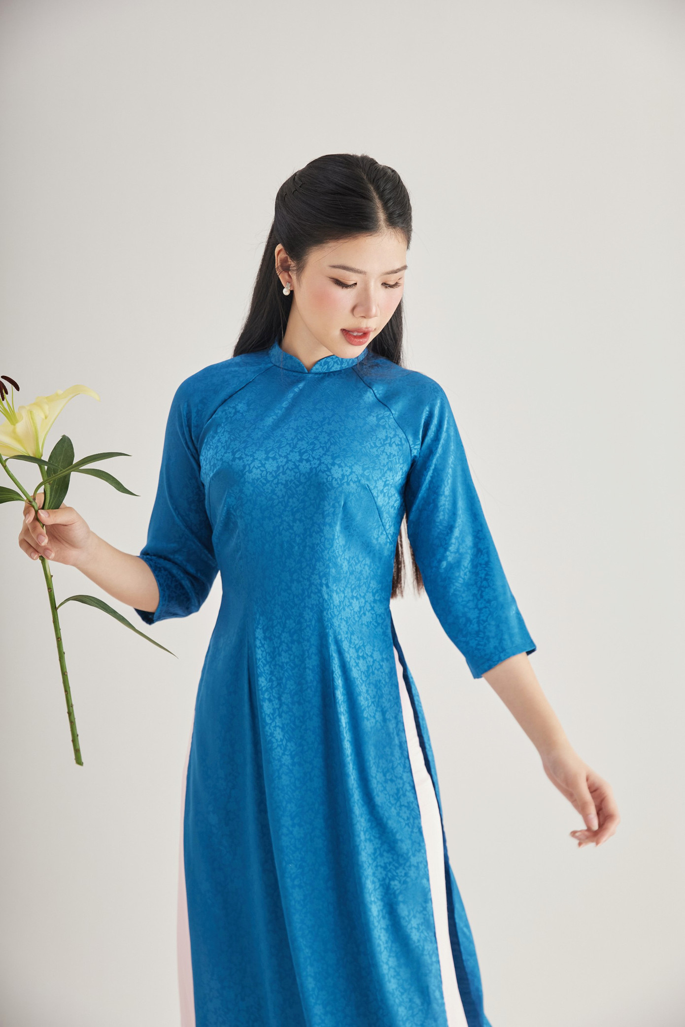 Cô bạn vỡ òa khi được gọi tên đầu tiên lọt Top 18 Chung khảo khu vực miền Nam. Ảnh: NVCC