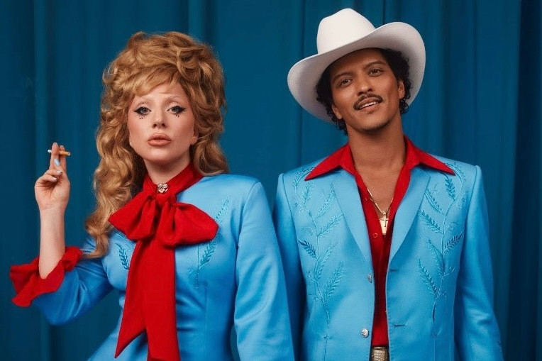 Blade Of Glass nên là ca khúc để khép lại album thay vì bản hit Die With A Smile.