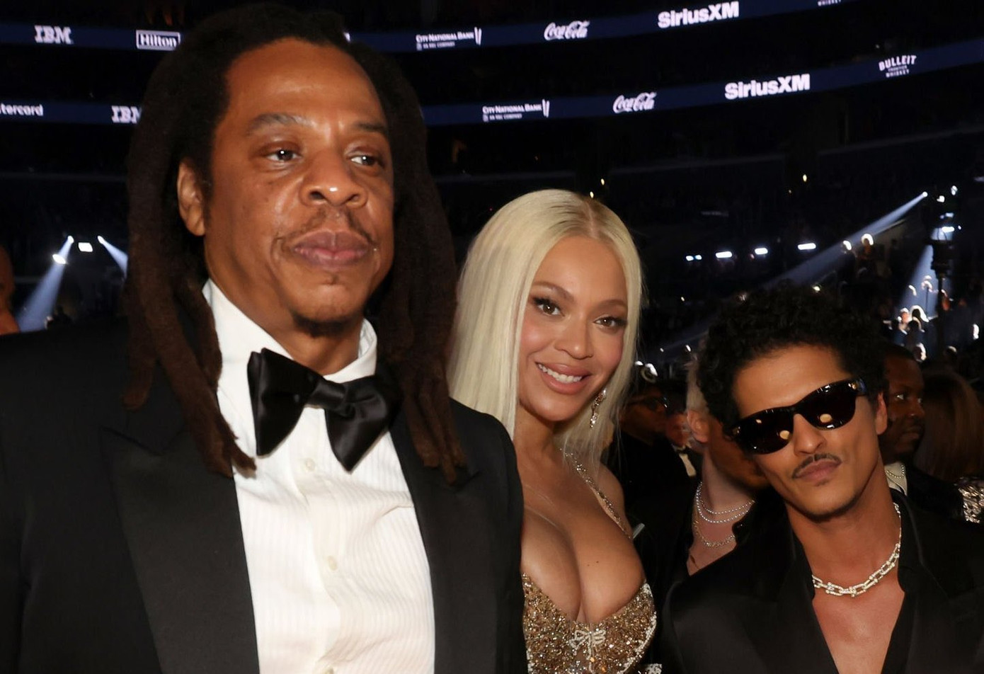 Jay-Z từng không ngần ngại chỉ trích Viện Hàn lâm tại Grammys 2024. Jay-Z từng không ngần ngại chỉ trích Viện Hàn lâm tại Grammys 2024.