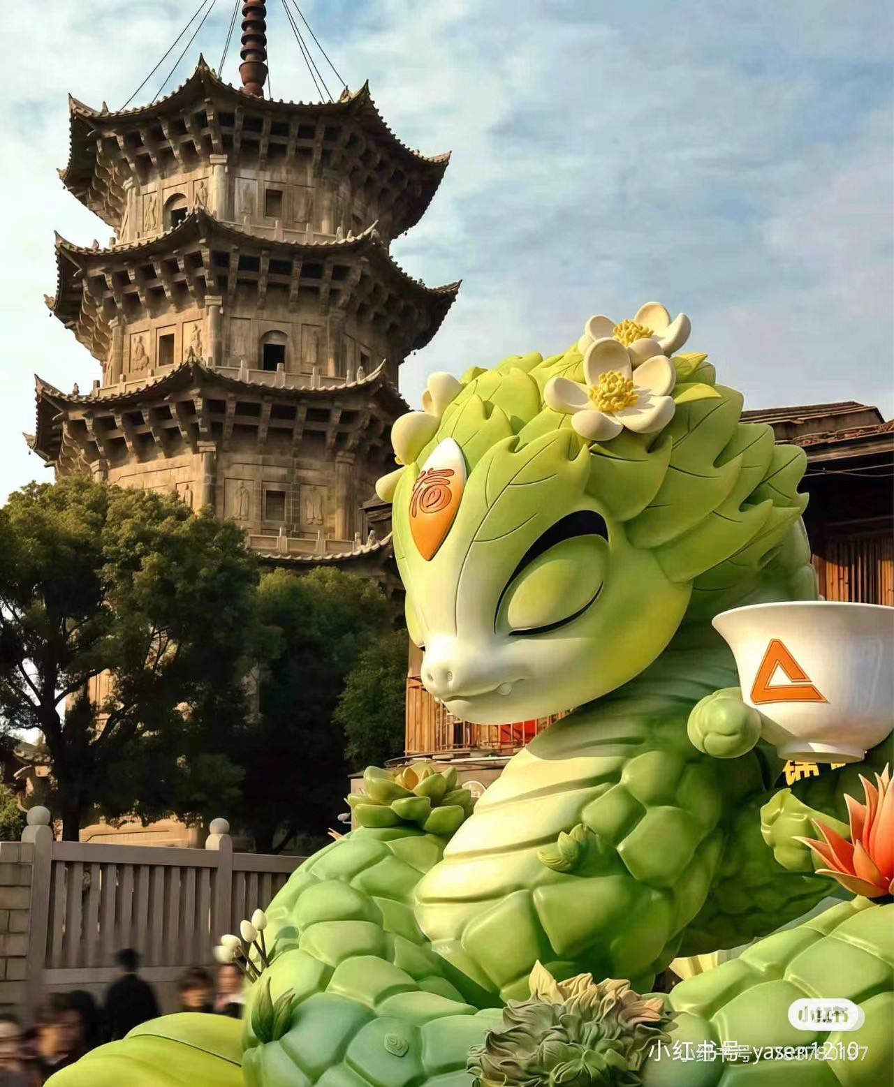 Linh vật Rắn đầy vẻ an tĩnh tại Tuyền Châu. Ảnh: Xiaohongshu