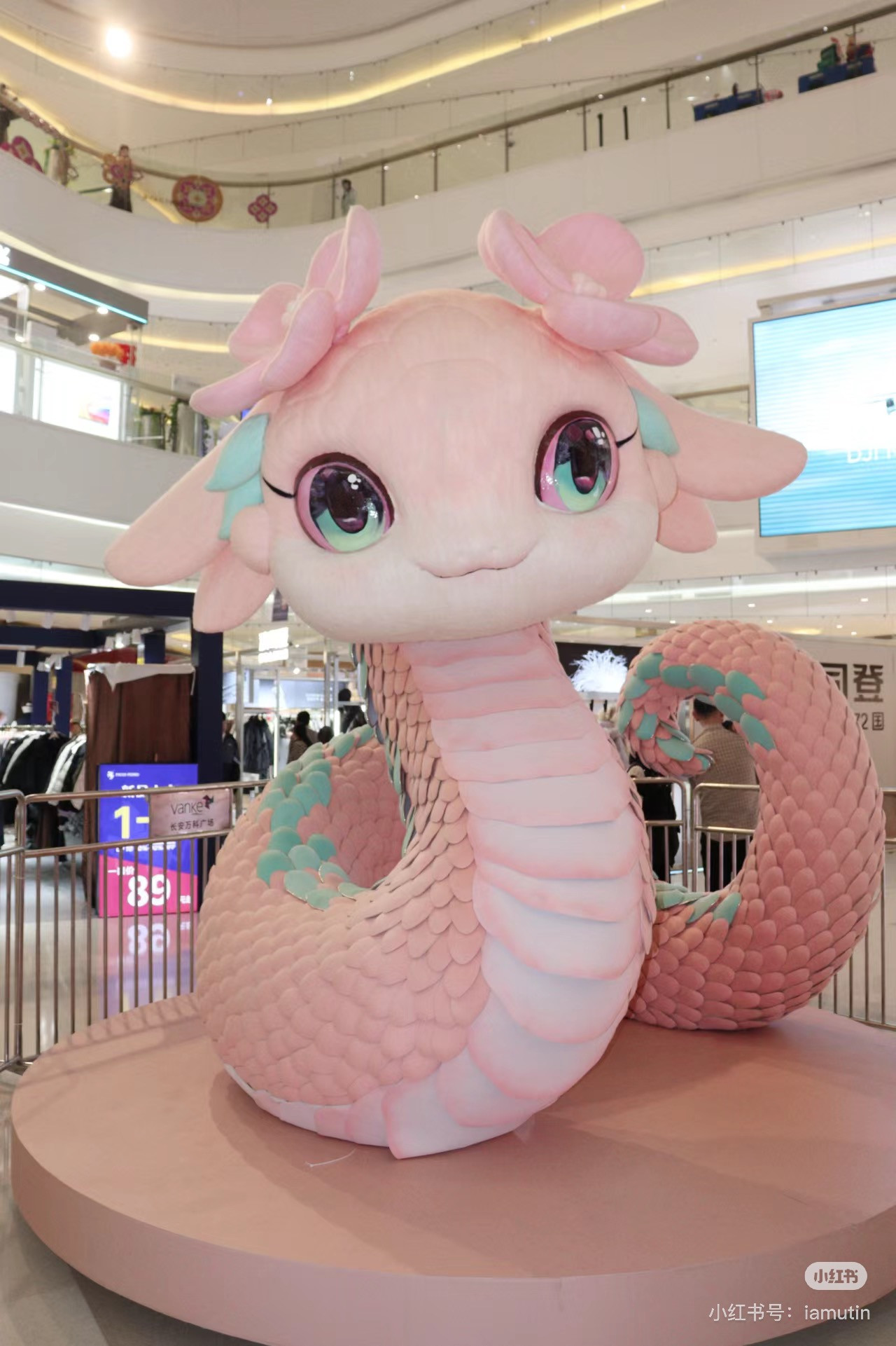 Em rắn hồng xinh yêu tại Quảng Đông. Ảnh: Xiaohongshu