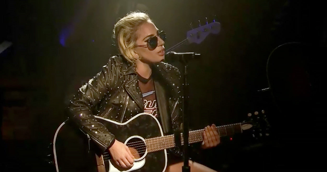 Lady Gaga từng biểu diễn tại các câu lạc bộ ở New York.