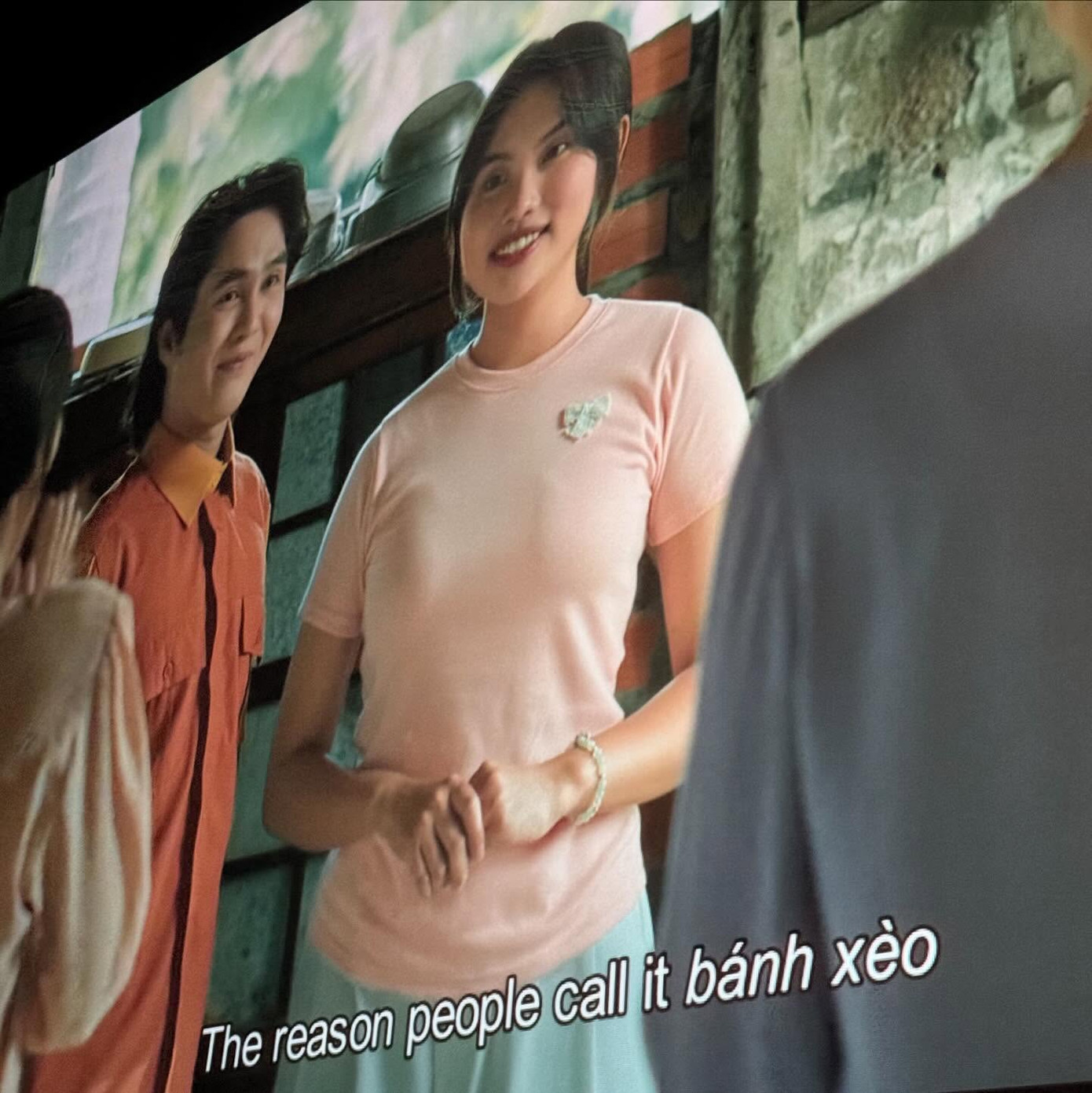 Bánh xèo được giữ nguyên không dịch sang tiếng Anh nhận lời khen từ cộng đồng mạng. Bánh xèo được giữ nguyên không dịch sang tiếng Anh nhận lời khen từ cộng đồng mạng.