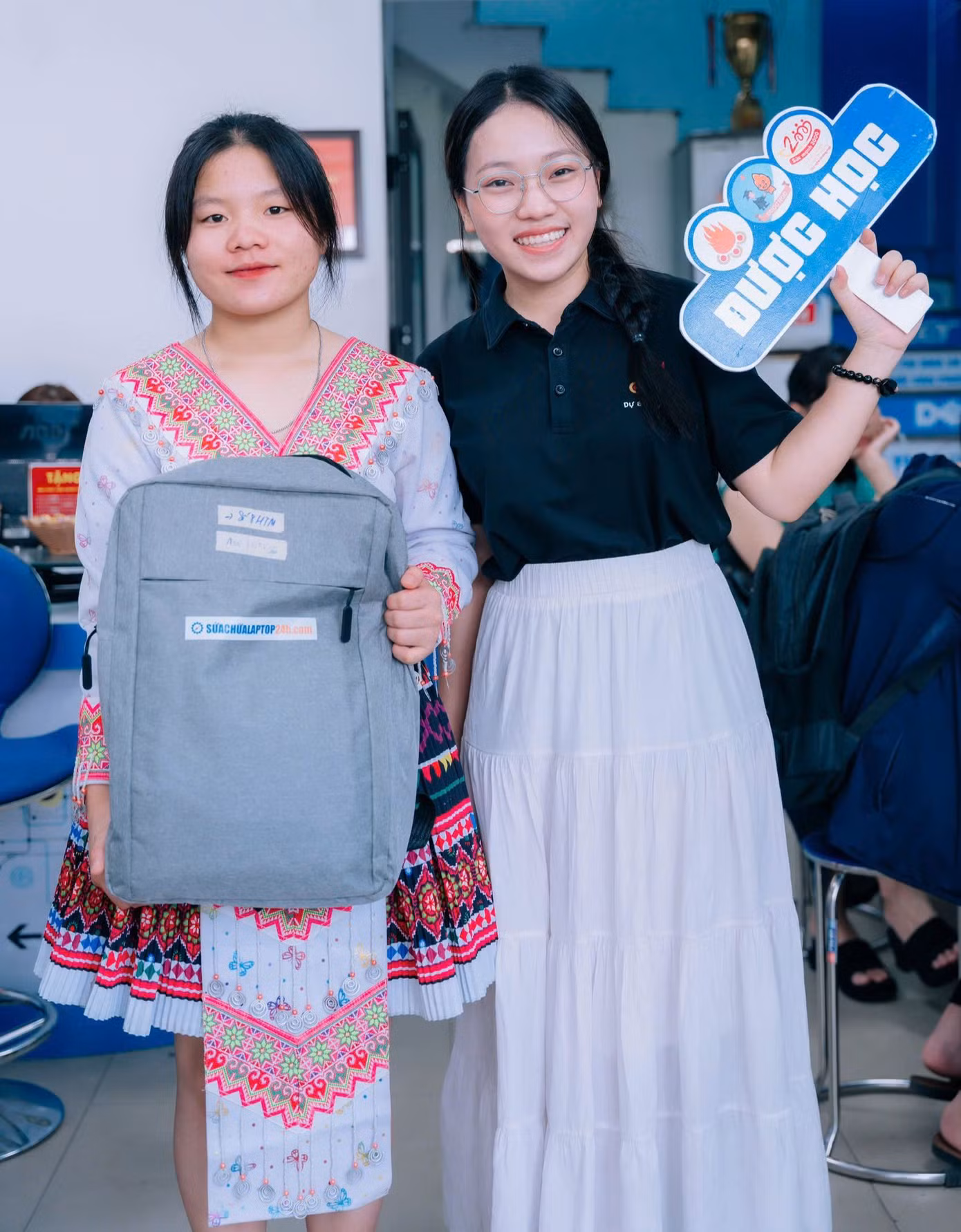 Hương Giang - quản lý dự án “Được học” và hành trình trao laptop đến tay các bạn sinh viên dân tộc thiểu số. Ảnh: NVCC Hương Giang - quản lý dự án “Được học” và hành trình trao laptop đến tay các bạn sinh viên dân tộc thiểu số. Ảnh: NVCC