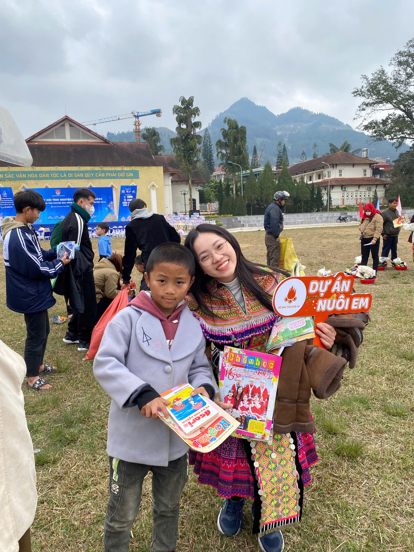 Hương Giang cũng chăm chỉ tham gia các hoạt động thiện nguyện khác như Ngày hội Tình nguyện Quốc gia. Ảnh: NVCC Hương Giang cũng chăm chỉ tham gia các hoạt động thiện nguyện khác như Ngày hội Tình nguyện Quốc gia. Ảnh: NVCC