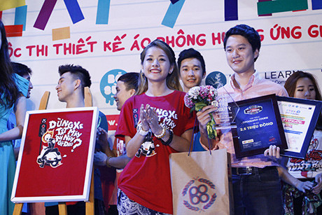 Bất ngờ chiếc áo của Chi Pu lại là thiết kế đoạt giải nhất 