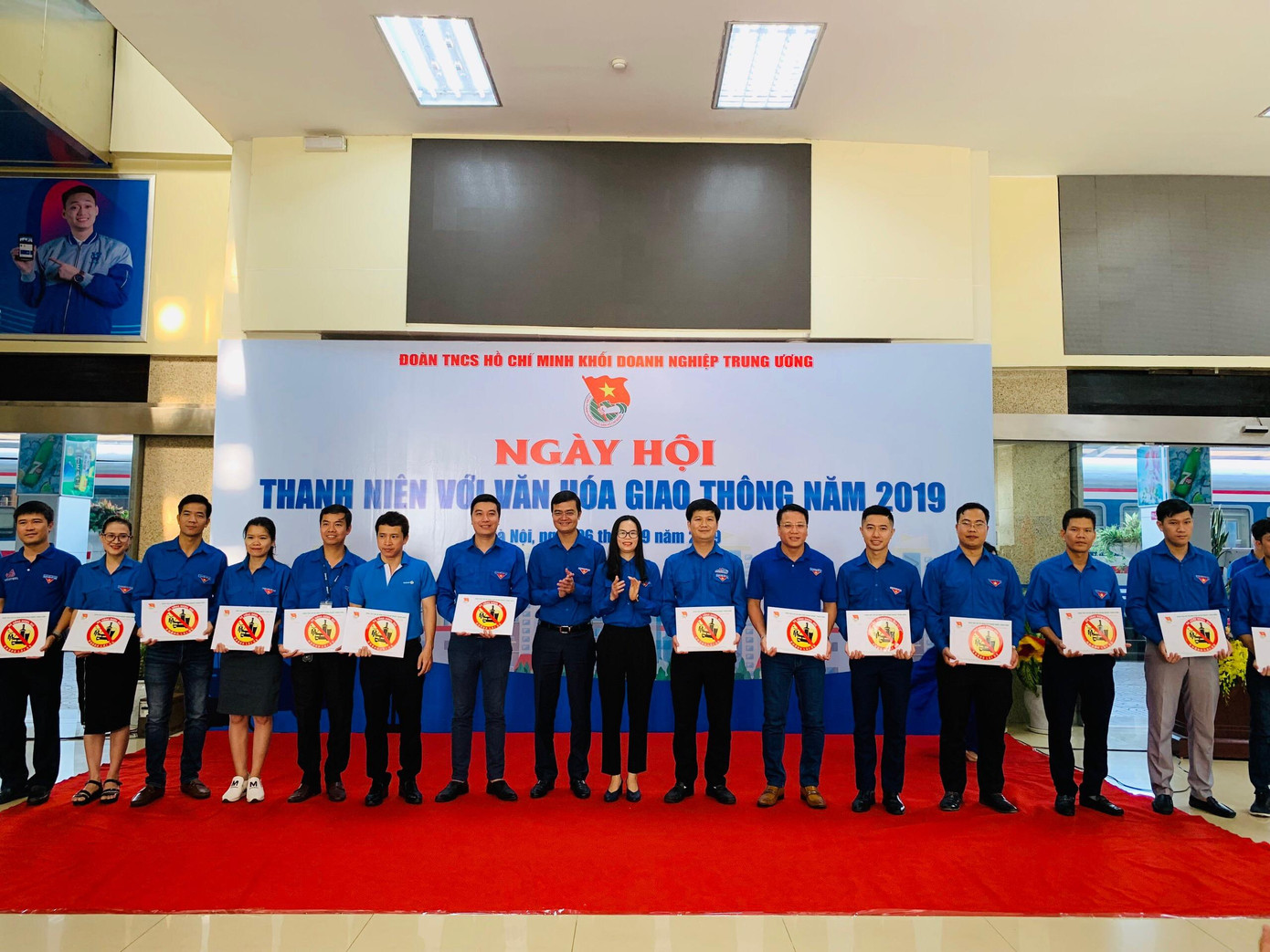 Khởi hành đoàn tàu Bắc Nam tuyên truyền về an toàn giao thông ảnh 1