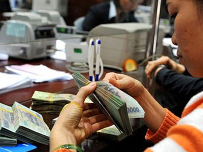 Ngày 25/3/2013, Ngân hàng Nhà nước công bố áp trần lãi suất tiền gửi VND kỳ hạn dưới 12 tháng về mức 7,5%/năm từ mốc 8%/năm