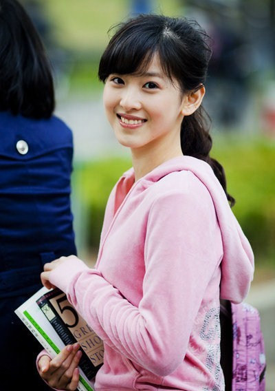  Vẻ đẹp thuần khiết của Cô bé trà sữa