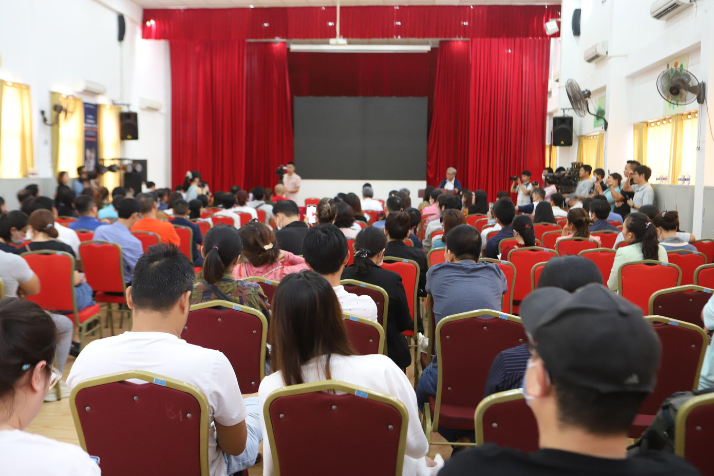 Trường Ischool Nha Trang tổ chức đối thoại với phụ huynh. (Ảnh L.H) Trường Ischool Nha Trang tổ chức đối thoại với phụ huynh. (Ảnh L.H)