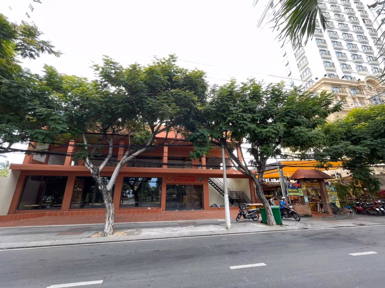 Thanh tra Bộ Quốc phòng đang thanh tra việc sử dụng lô đất 86C Trần Phú (ảnh: L.H).