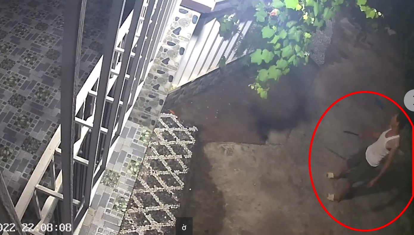 Nghi can T.V.Đ tại thời điểm gây án. Camera của người dân ghi lại