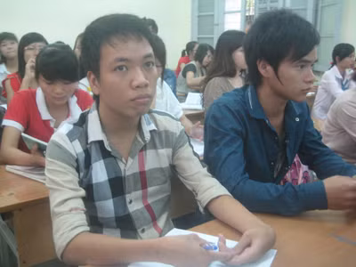 Đặng Thế Lịch trên giảng đường. Ảnh: Duay Ngợi. Đặng Thế Lịch trên giảng đường. Ảnh: Duay Ngợi