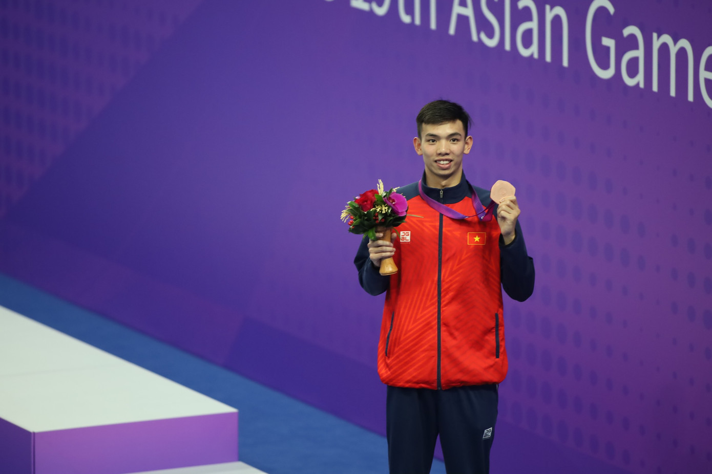 Huy Hoàng giành 2 HCĐ tại Asiad 19 Huy Hoàng giành 2 HCĐ tại Asiad 19