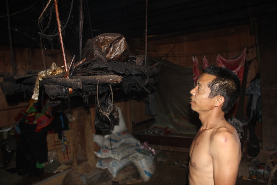 Đó là lý do khi mất đi phần thân thể do bom mìn, nhiều người Mông đã đem phần thân thể ấy lên gác bếp để sấy khô