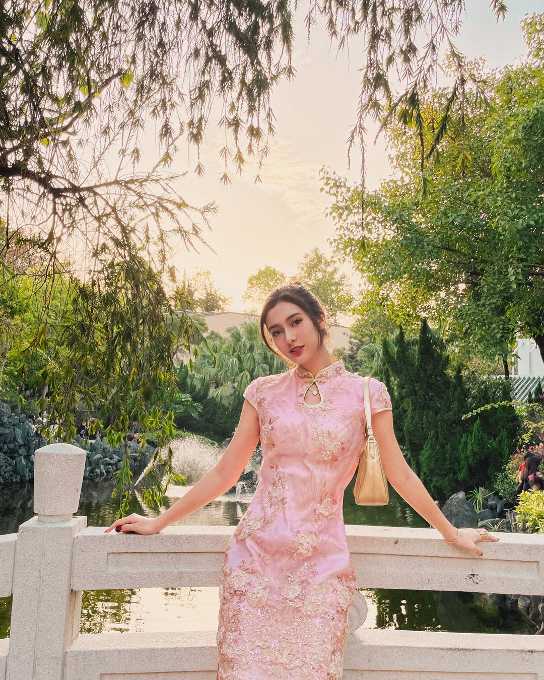 Joanne Rhodes còn khoảng 2 tháng để chuẩn bị cho cuộc thi Miss Universe. Người đẹp được đánh giá cao về học vấn, tuy nhiên cần trau dồi kỹ năng catwalk, trình diễn.