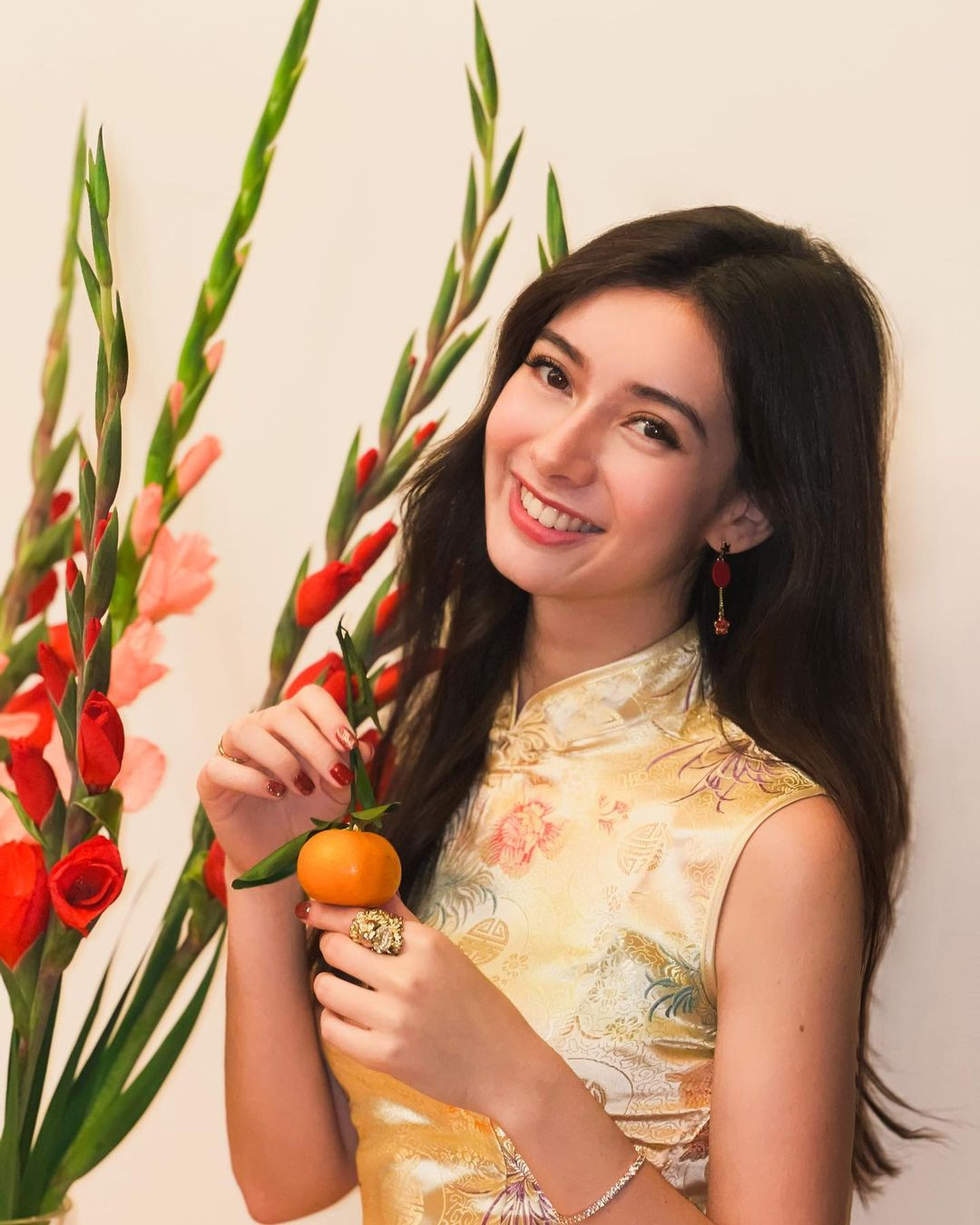 Joanne Rhodes còn khoảng 2 tháng để chuẩn bị cho cuộc thi Miss Universe. Người đẹp được đánh giá cao về học vấn, tuy nhiên cần trau dồi kỹ năng catwalk, trình diễn.