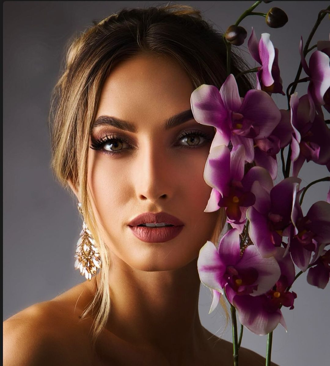 Jessica Bailey nhận được sự ủng hộ của công chúng và các diễn đàn sắc đẹp. Cô được đánh giá là người đẹp nhiều kinh nghiệm, có lượng fan đông đảo.