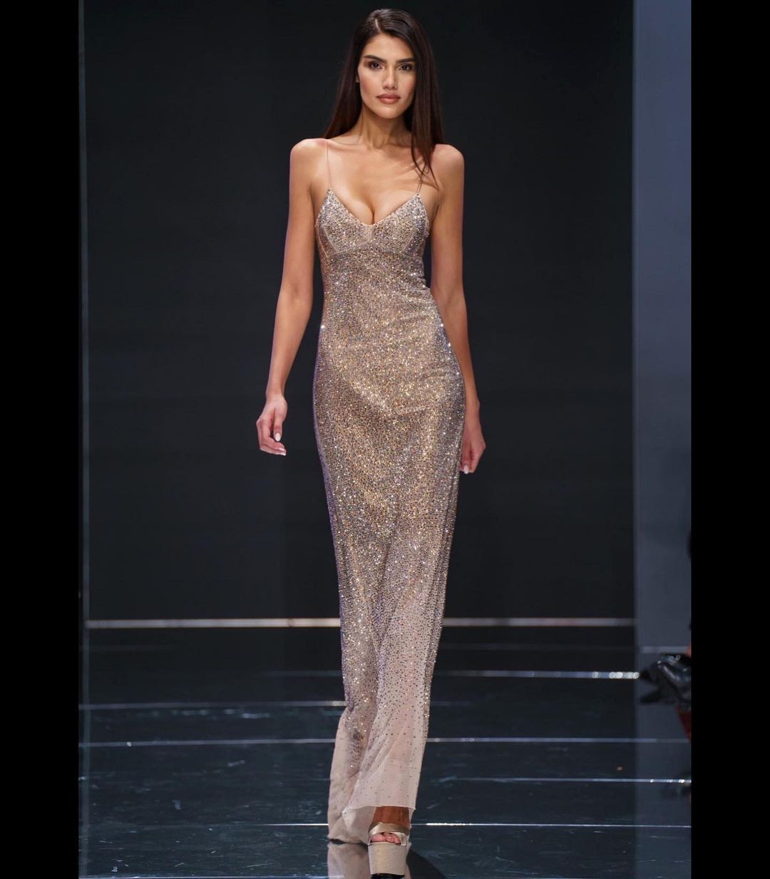 Sau hơn một thập kỷ vắng bóng tại các cuộc thi sắc đẹp, sự trở lại của Loredana ở Hoa hậu Hoàn vũ 2024 khiến nhiều người bất ngờ. Cô được nhận xét là ứng viên mạnh của khu vực châu Âu tại cuộc thi năm nay.