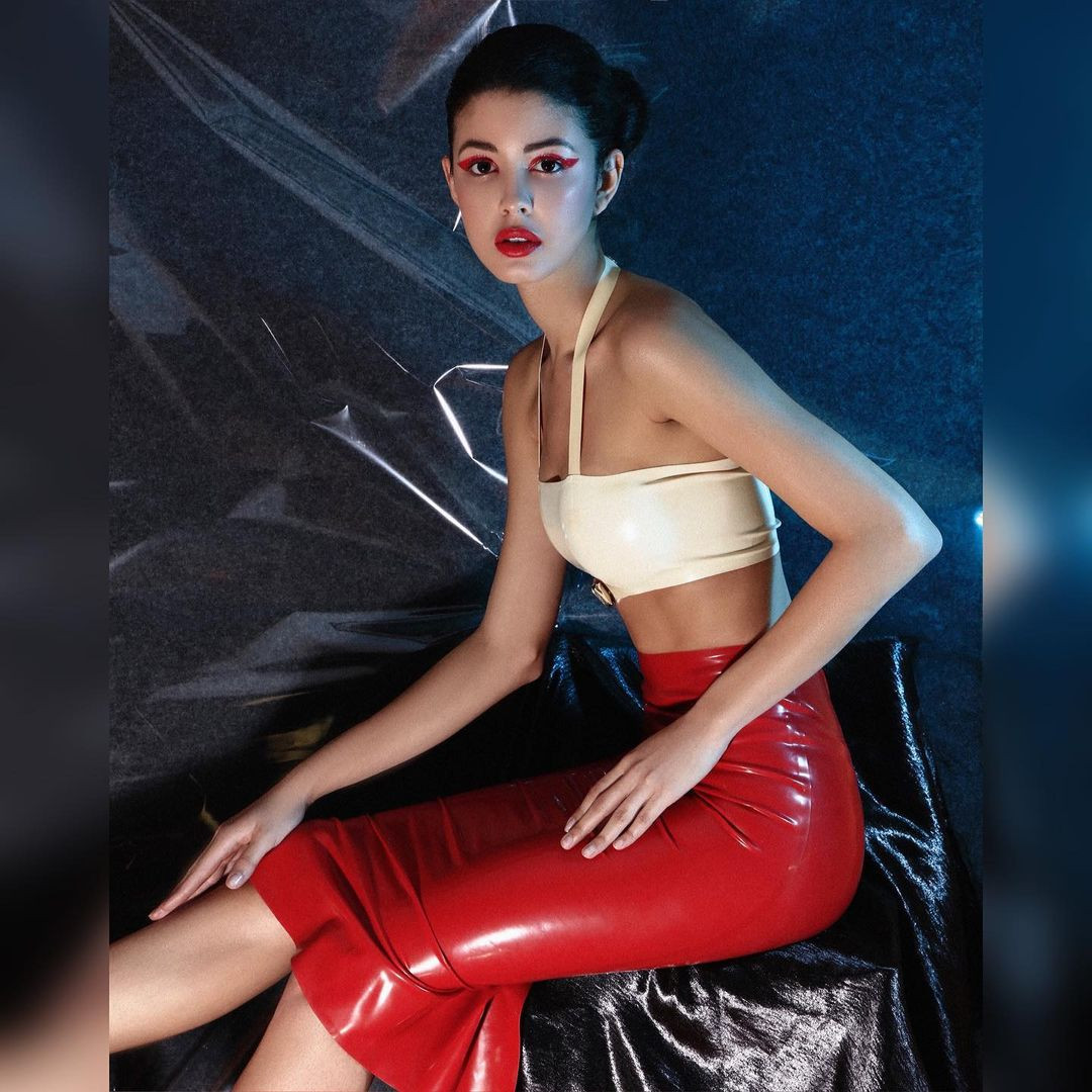 Cô cam kết: "Trong thời điểm này, bên cạnh niềm vui, tôi không chỉ muốn cảm ơn các bạn mà còn muốn cam kết rằng tôi sẽ cố gắng mỗi ngày để thực hiện giấc mơ lớn nhất của chúng ta đó là chinh phục vương miện Miss Universe".