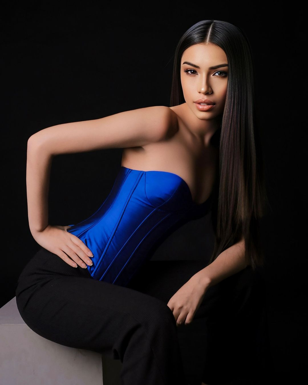 Không chỉ tham gia vào thế giới người mẫu và kinh doanh, Clara còn tích cực lên tiếng về vấn đề sức khỏe tâm thần.