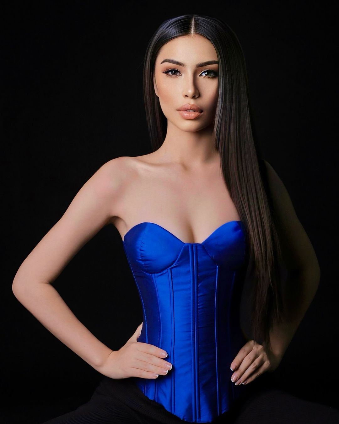 Không chỉ tham gia vào thế giới người mẫu và kinh doanh, Clara còn tích cực lên tiếng về vấn đề sức khỏe tâm thần.