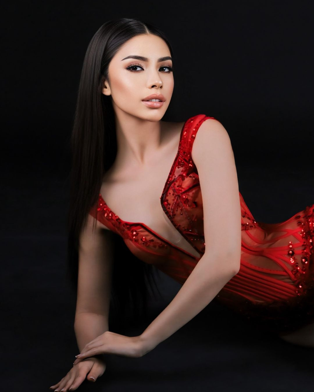 "Tôi sử dụng mạng xã hội để tạo sức ảnh hưởng. Khi quảng cáo một thương hiệu, tôi chọn thương hiệu phù hợp với các giá trị sống mà tôi theo đuổi. Tôi sẽ từ chối cộng tác nếu nó không phù hợp với các giá trị hoặc phân biệt đối xử với phụ nữ", cô chia sẻ.