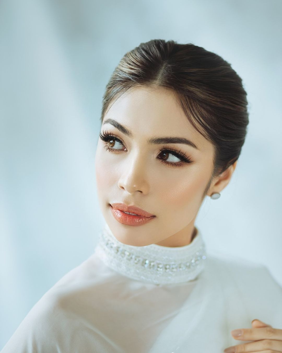 Với những lùm xùm trong hai năm liên tiếp, thương hiệu Hoa hậu Hoàn vũ Indonesia bị đánh giá mất uy tín trên đấu trường quốc tế, làm ảnh hưởng tới thành tích của các đại diện Indonesia. Năm 2023, đại diện Indonesia tại Hoa hậu Hoàn vũ là người đẹp Fabienne Nicole Groneveld đã ra về tay trắng sau scandal quấy rối tình dục của ban tổ chức.