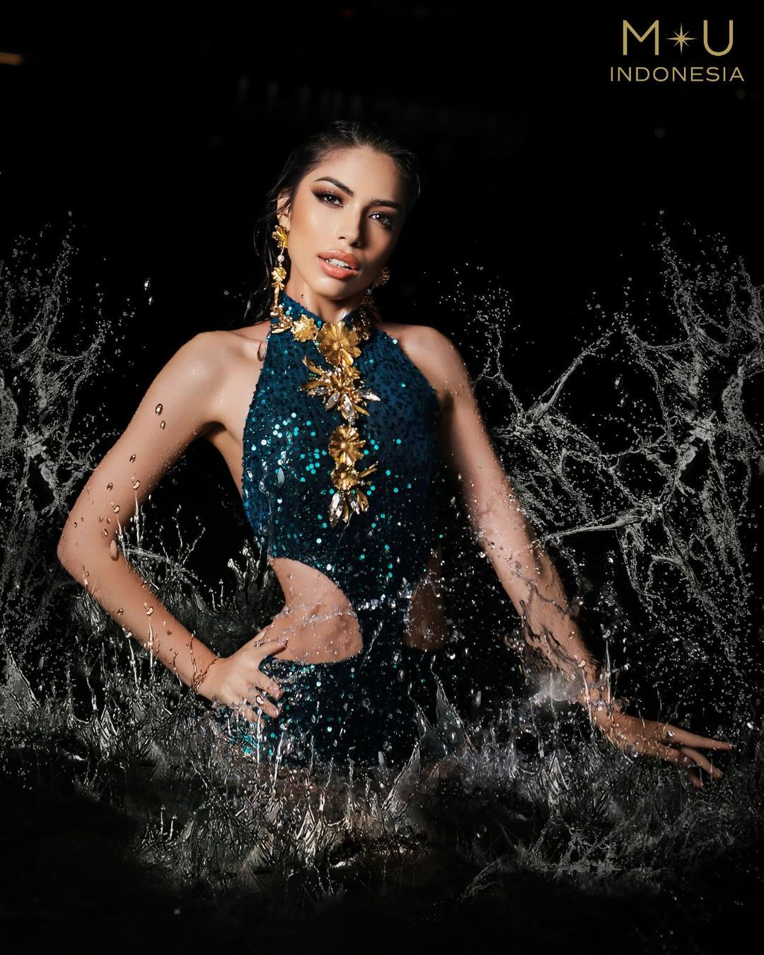 Clara Shafira năm nay 22 tuổi, là người mẫu kiêm CEO của một thương hiệu thời trang.