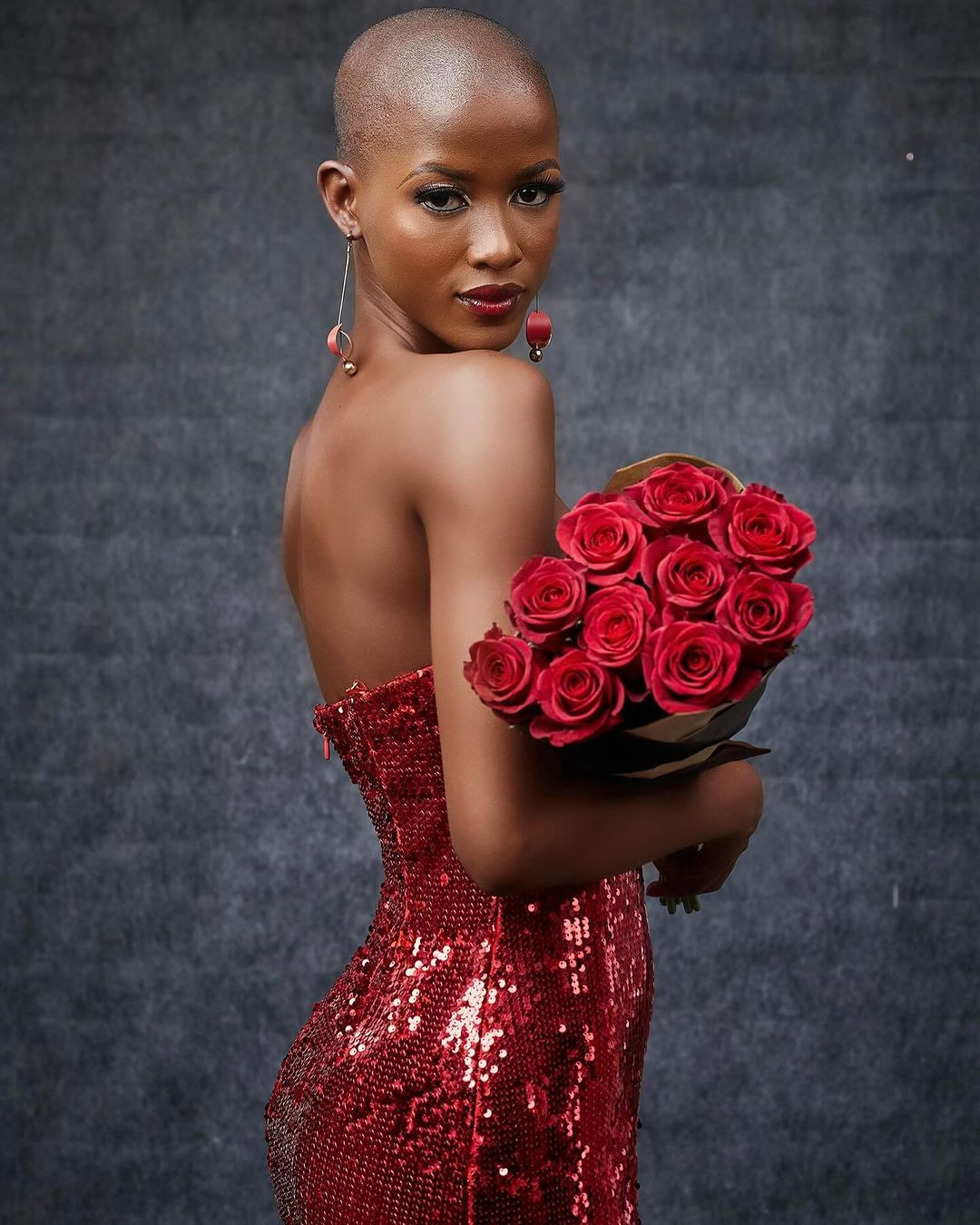 &quot;Lần đầu đi thi, tôi đã rất sợ và lo lắng nhưng tôi tự nhắc nhở bản thân rằng chúng ta yêu thích những điều chúng ta tin tưởng và dũng cảm hành động thì chúng ta sẽ đạt được thành quả. Điều quan trọng đó là bạn phải giữ được năng lượng và luôn tiến về phía trước&quot;, cô nói.