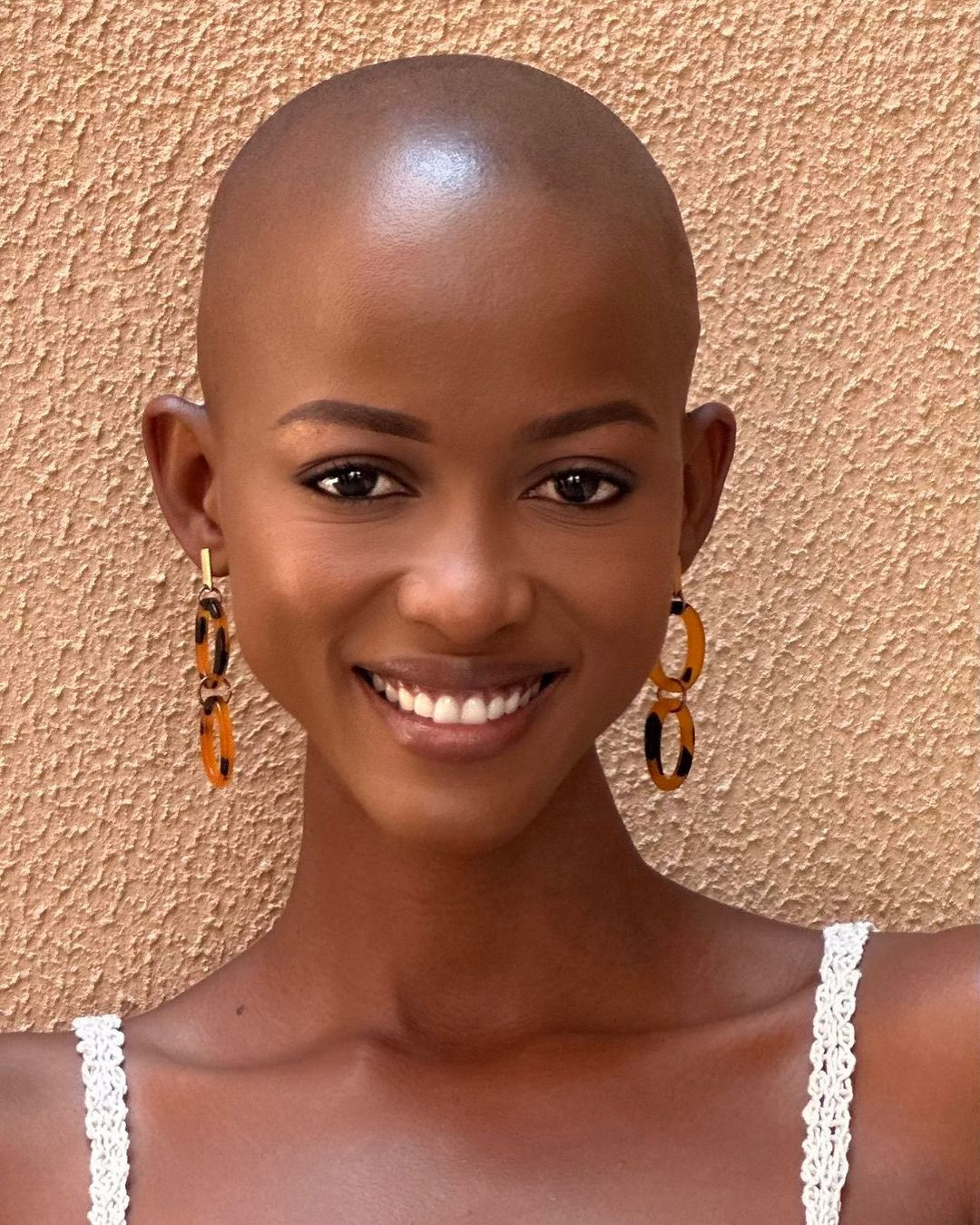 Chung kết Hoa hậu Hoàn vũ Botswana 2024 đã diễn ra tối 21/9 với chiến thắng thuộc về người đẹp Thanolo Keutlwile. Cô giành quyền đại diện Botswana tham dự Hoa hậu Hoàn vũ 2024 tổ chức ở Mexico vào tháng 10.