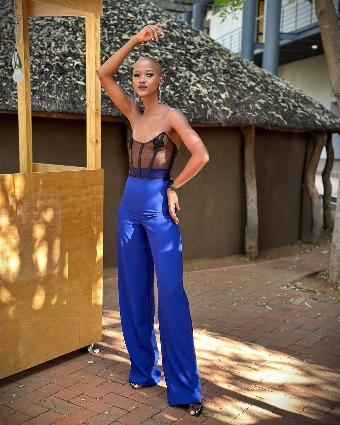 Thanolo Keutlwile là người yêu thích bản sắc văn hóa dân tộc. Cô mong muốn có thể truyền tải những nét đẹp truyền thống độc đáo của Botswana khi đại diện quốc gia trên đấu trường sắc đẹp quốc tế.