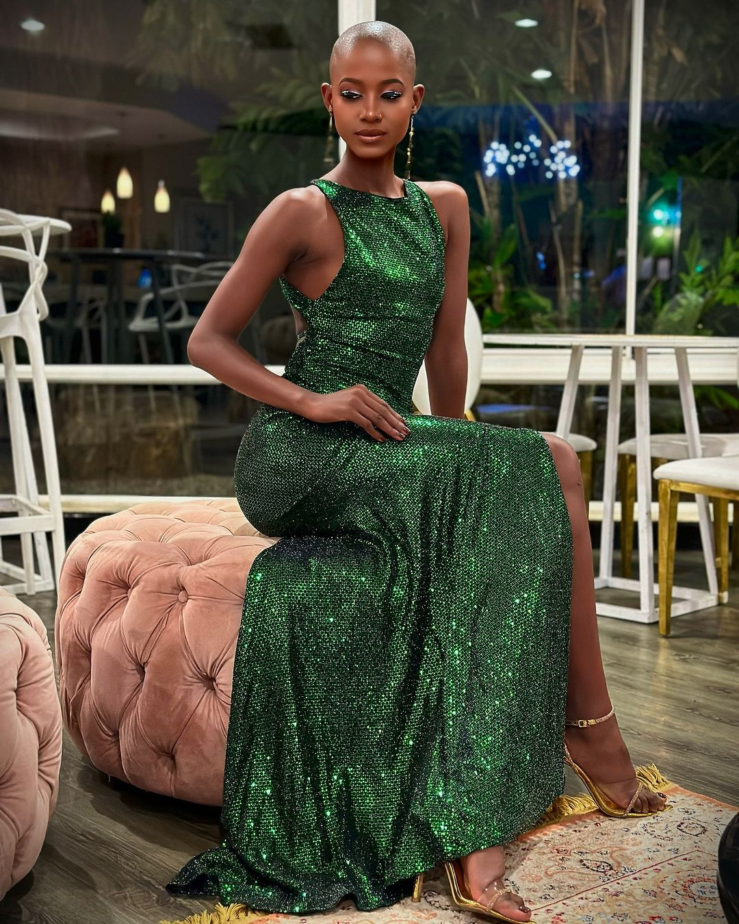 Cô được chọn là Người mẫu xuất sắc nhất Botswana năm 2019 và Người mẫu xuất sắc nhất tại giải thưởng Fashion Without Borders năm 2018.