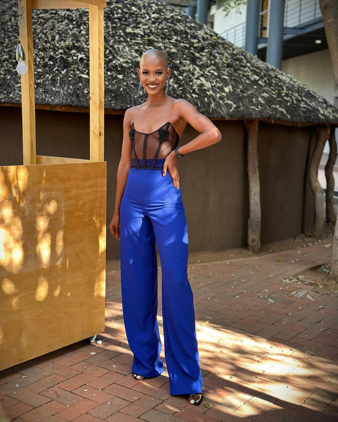 Thanolo Keutlwile là người yêu thích bản sắc văn hóa dân tộc. Cô mong muốn có thể truyền tải những nét đẹp truyền thống độc đáo của Botswana khi đại diện quốc gia trên đấu trường sắc đẹp quốc tế.