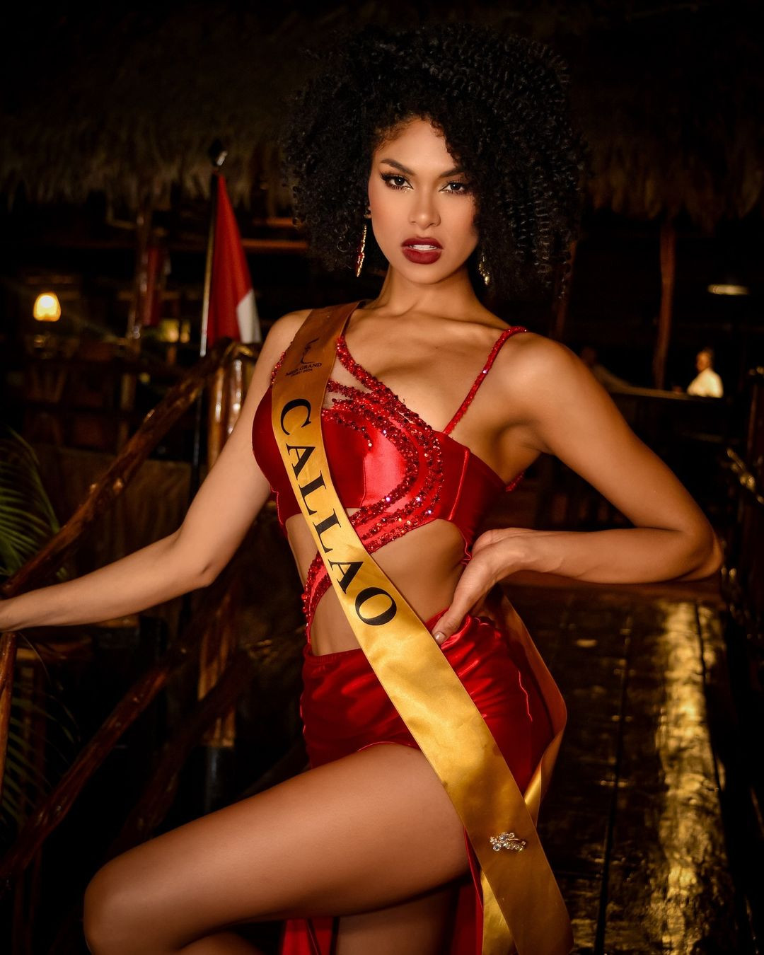 Thế mạnh của Arlette Rujel là hình thể sexy và phong cách tạo dáng, biểu cảm táo bạo trước ống kính.