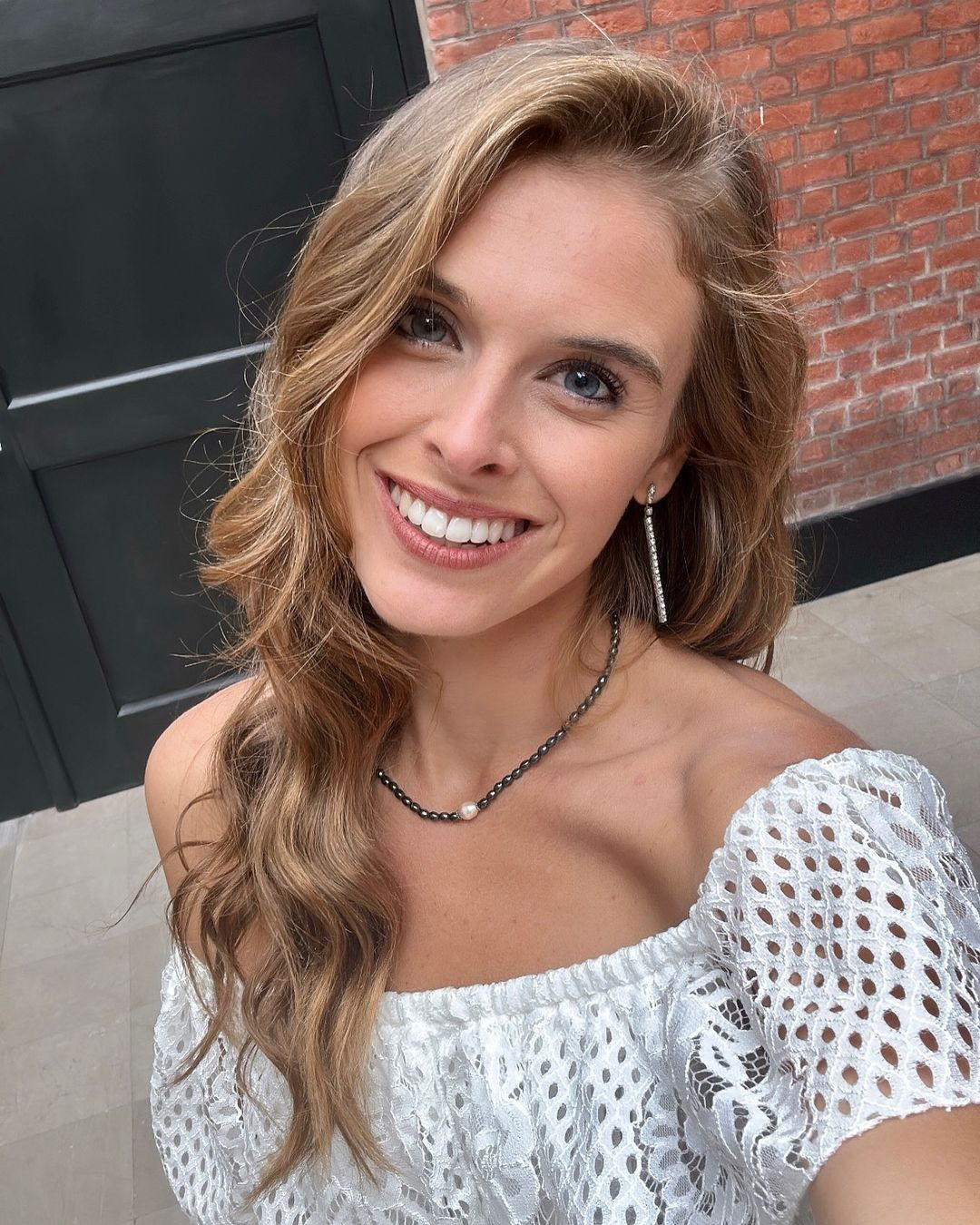 Sau chung kết, nhan sắc của Camille Platroz gây tranh luận trên các diễn đàn sắc đẹp. Nhiều người cho rằng cô già nua, thiếu sức sống.