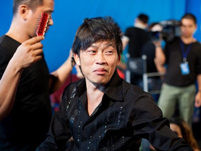 Hoài Linh trong hậu trường chương trình Gương mặt thân quen