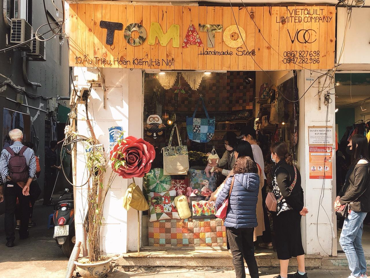 Một cửa hàng bán và giới thiệu sản phẩm của Tomato Handmade