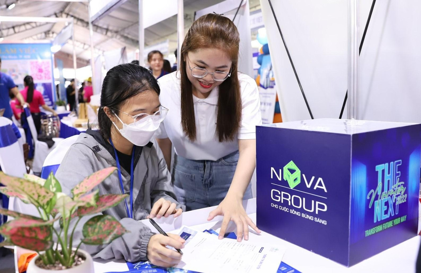 Nguồn nhân lực trẻ đang là xu hướng tuyển dụng được nhiều doanh nghiệp hướng đến.